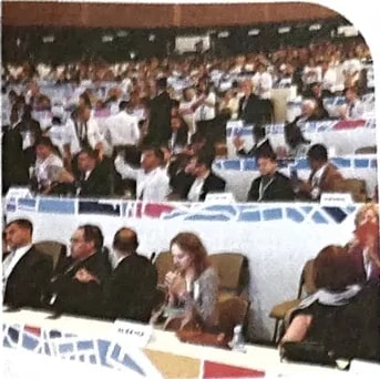 Fotografía de un auditorio o conferencia con audiencia atenta, asociada a la Unidad 3.