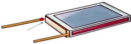 Bote terminado con cartón en agua y rotulado: fósforos de madera, liga, cartón