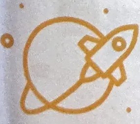 Pequeña ilustración de un planeta con anillo (Saturno estilizado).