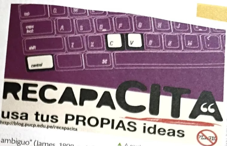 Cartel con la frase '¡Usa tus propias palabras!' (campaña antiplagio).