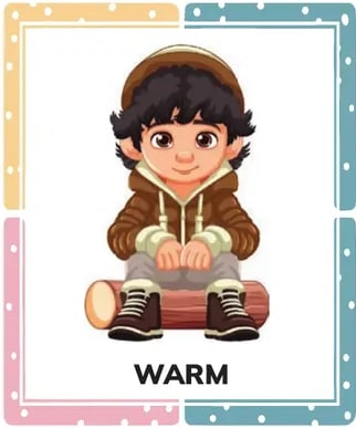 Niño con chaqueta marrón y gorro sentado en un tronco. Etiqueta: 'WARM'.