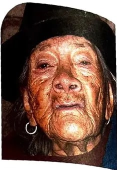 Fotografía de una persona indígena con sombrero, representando la diversidad cultural ligada a la Unidad 1.