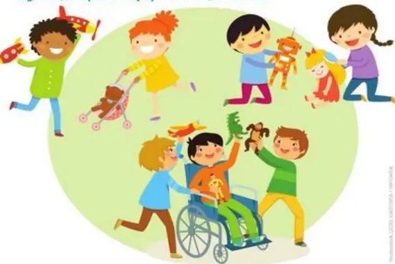 Familia multigeneracional con doce tareas listadas para representar.