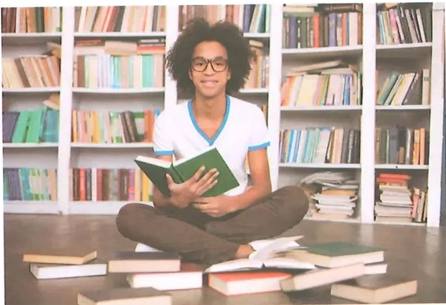 Figura 2 de Lengua Y Literatura · 10 EGB · 2025