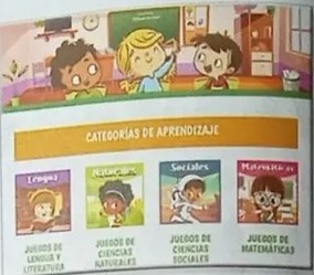 Ilustración de una ciudad con varios elementos a observar, incluyendo elementos no urbanos camuflados.