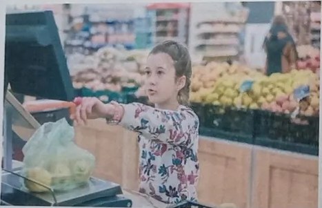 Cuatro fotografías de productos con sus pesos (1 kg, 2 kg, 40 g, 2 kg).