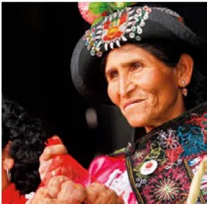 Fotografía de un billete de 100 soles del Banco Central de Reserva del Perú (serie A48615900), ilustrando Pachak = cien.