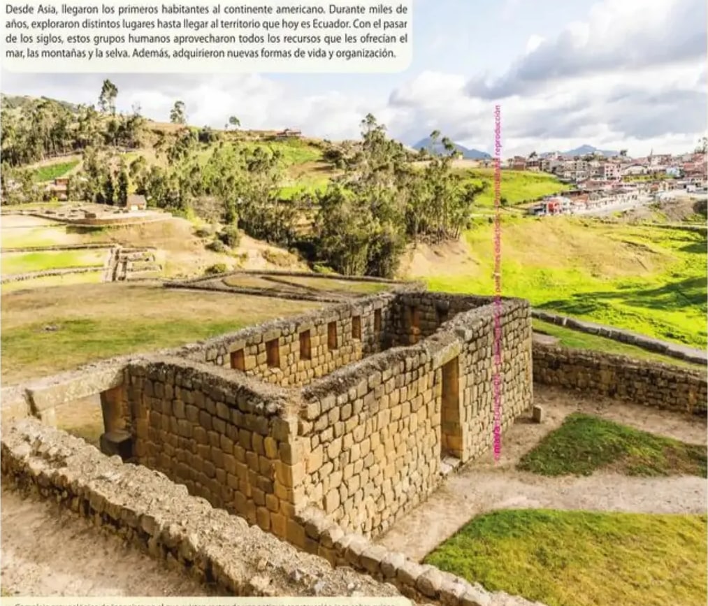 Complejo arqueológico de Ingapirca en Cañar con muros de piedra incaica.